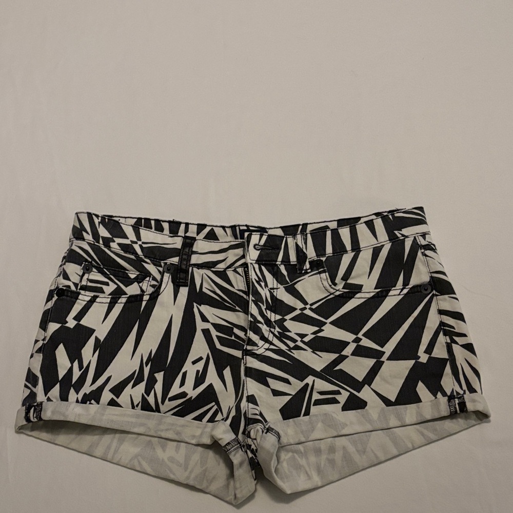 Chic Black and White Patterned Jean Shorts